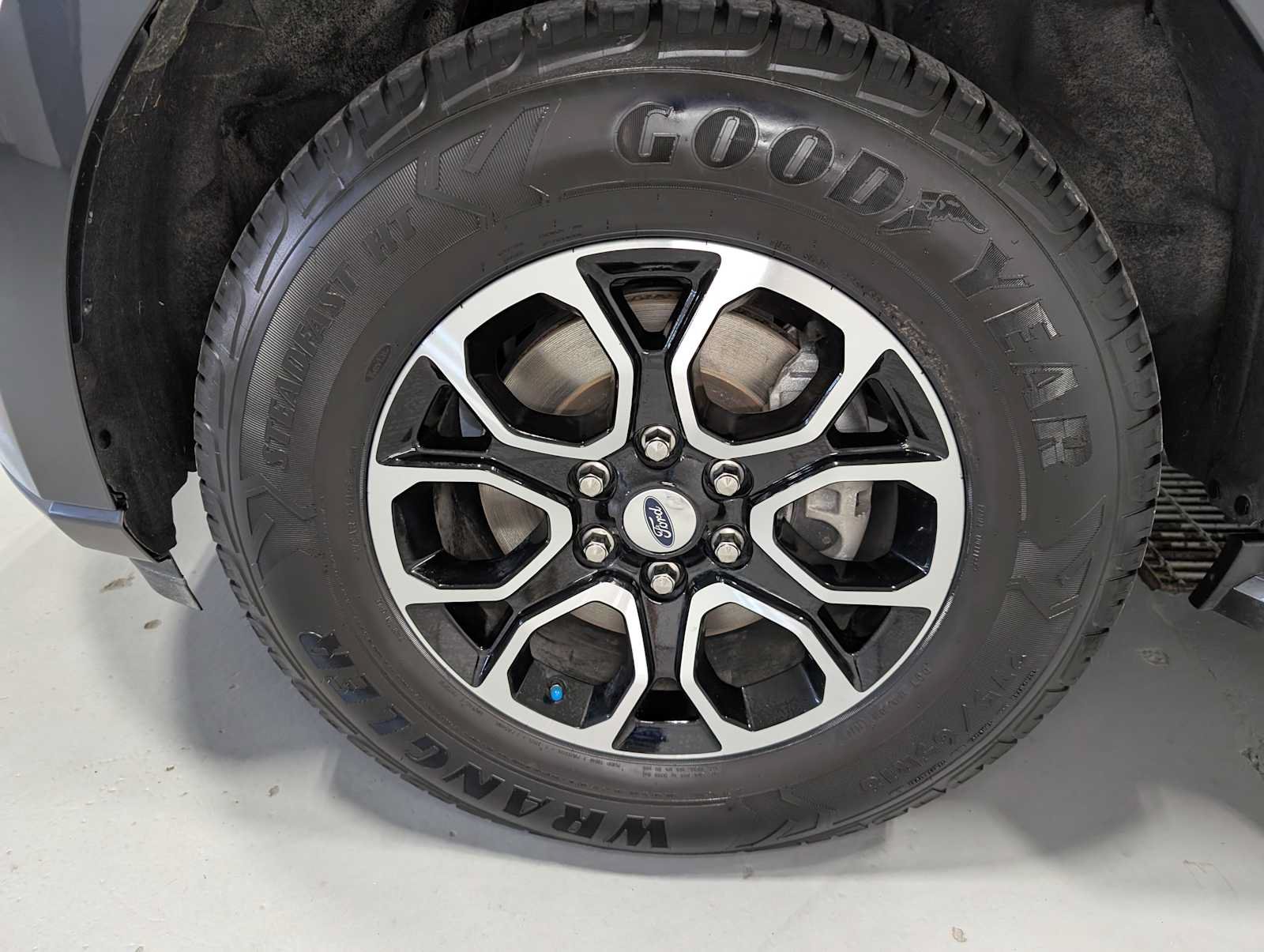 Certified 2023 Ford Expedition XLT AWD/4WD image 3