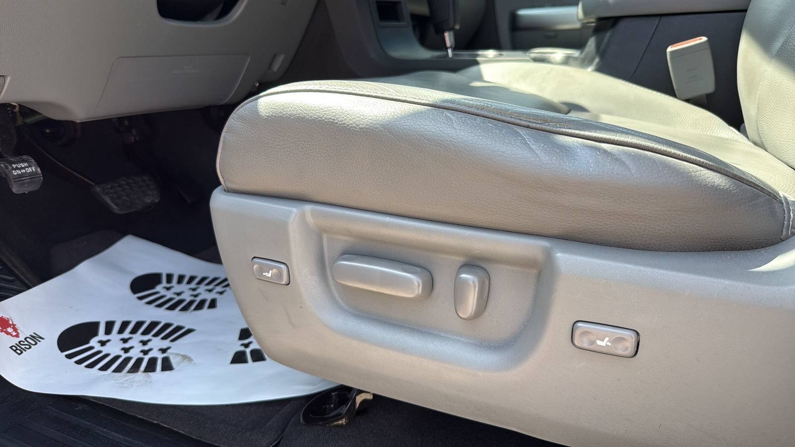 Used 2021 Toyota Sequoia Limited w/ Safety & Convenience Package AWD/4WD image 10