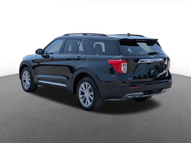 Certified 2023 Ford Explorer XLT w/ Equipment Group 202A AWD/4WD image 4