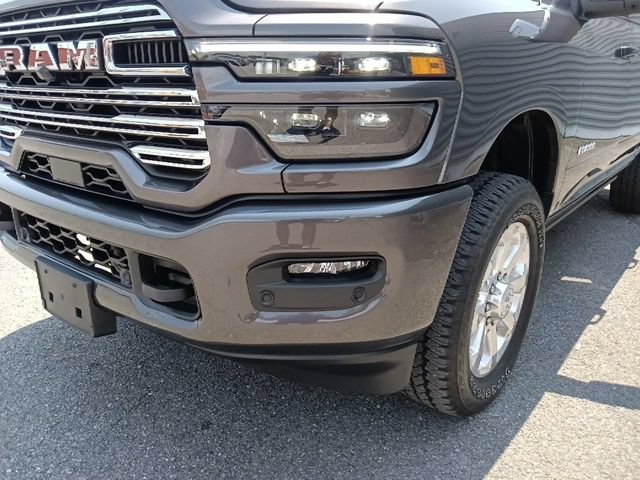 Used 2026 RAM 2500 Laramie AWD/4WD image 9