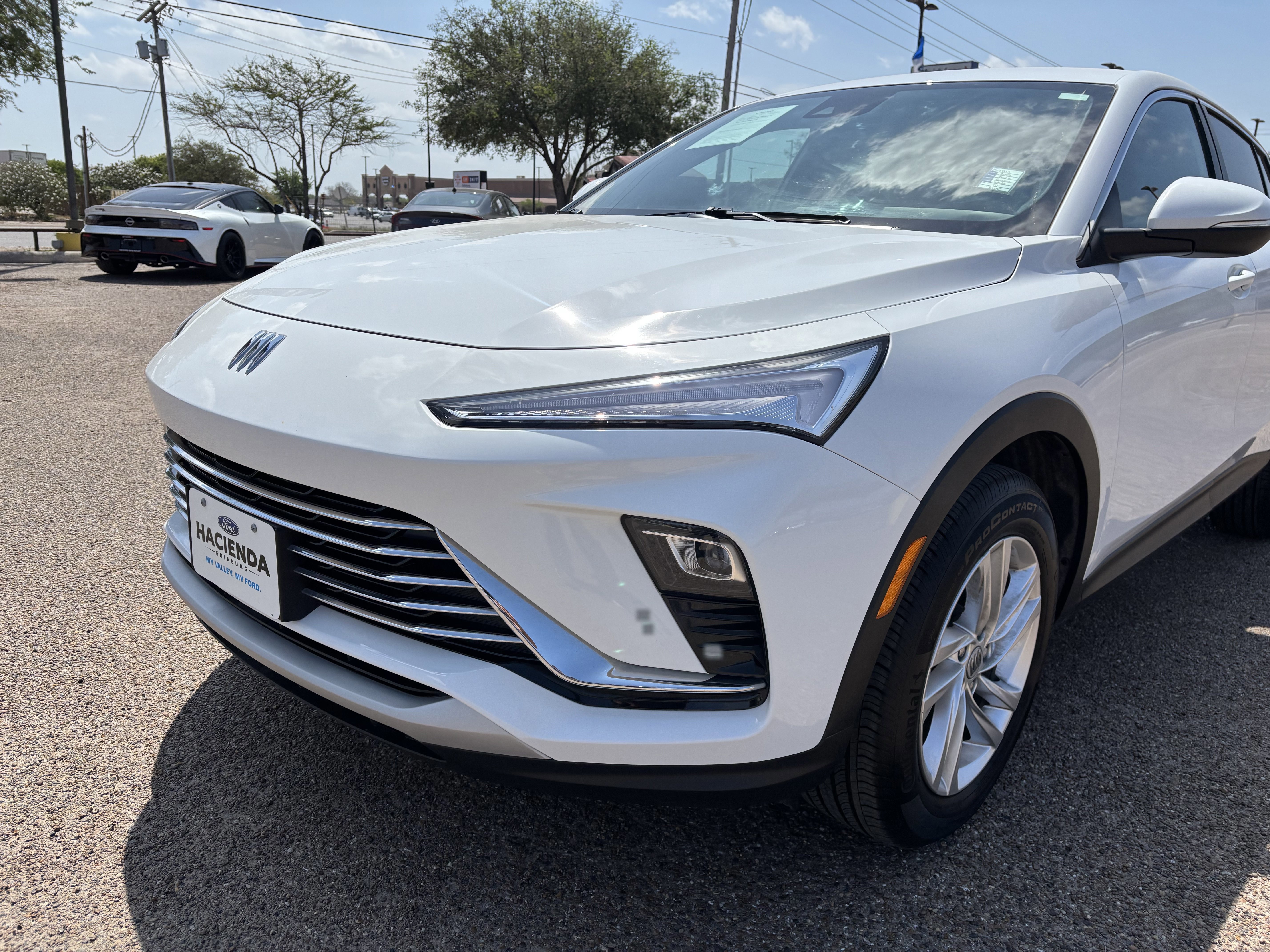 Used 2025 Buick Envista Preferred image 2