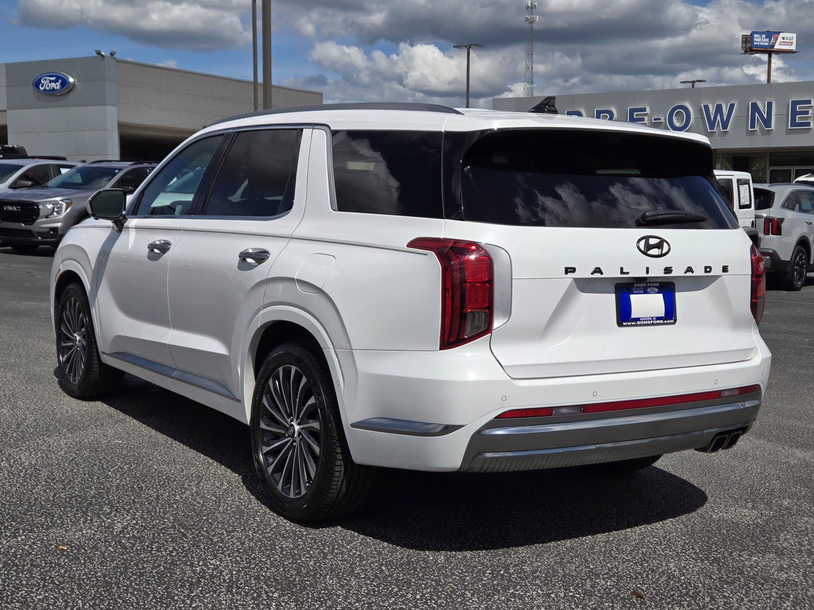 Used 2025 Hyundai Palisade Calligraphy FWD image 12
