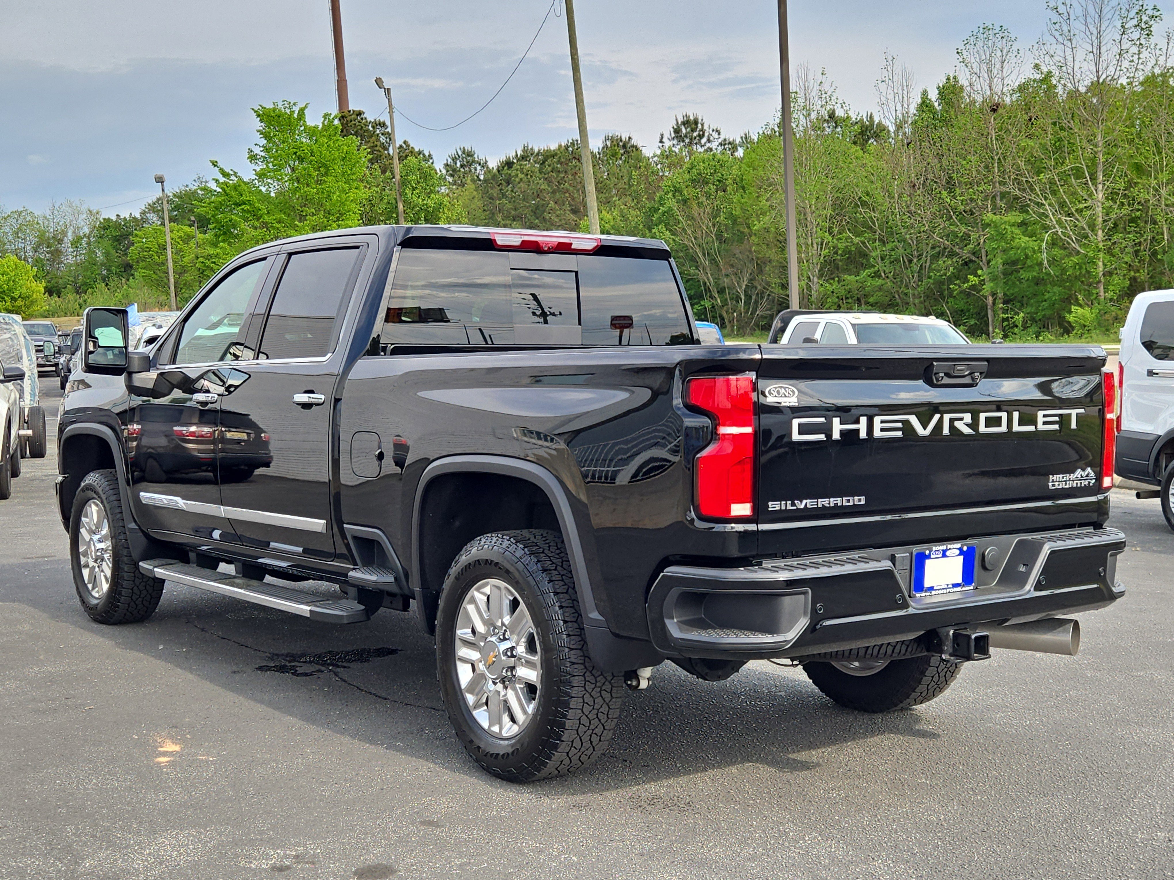 Used 2025 Chevrolet Silverado 2500 High Country w/ Technology Package image 6