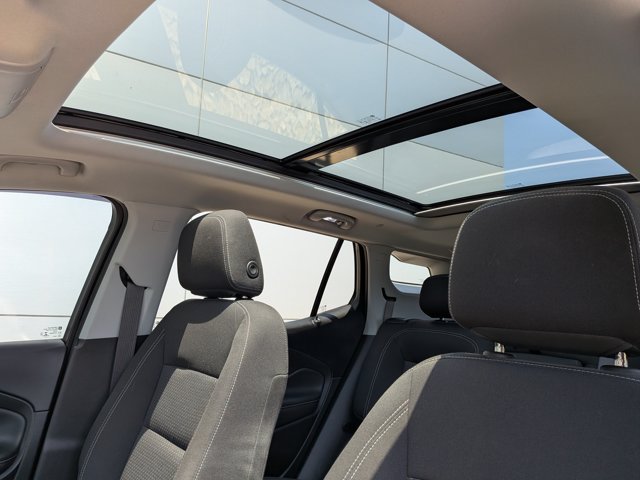 Used 2022 GMC Terrain SLE w/ Driver Convenience Package FWD image 17