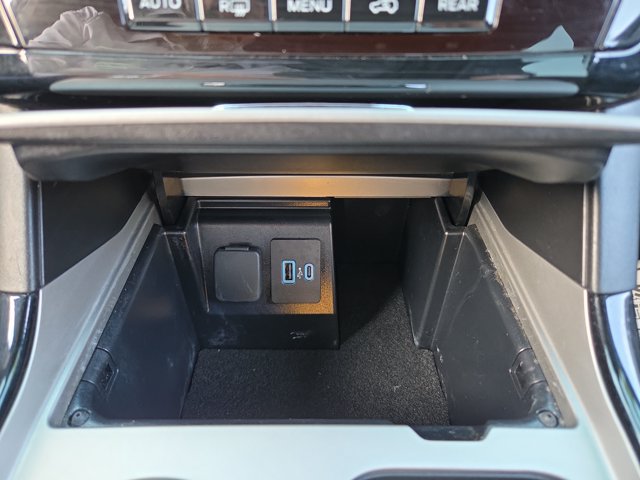 Certified 2023 Ford Explorer ST-Line w/ Class IV Trailer Tow Package AWD/4WD image 24