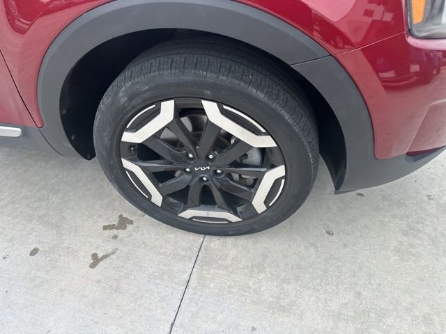 Used 2023 Kia Telluride EX w/ EX Captain's Chair Package FWD image 8
