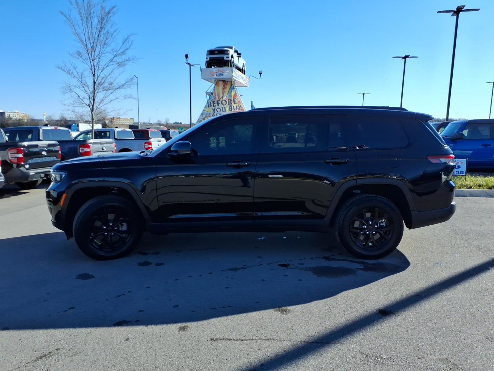 Used 2024 Jeep Grand Cherokee L Altitude image 6