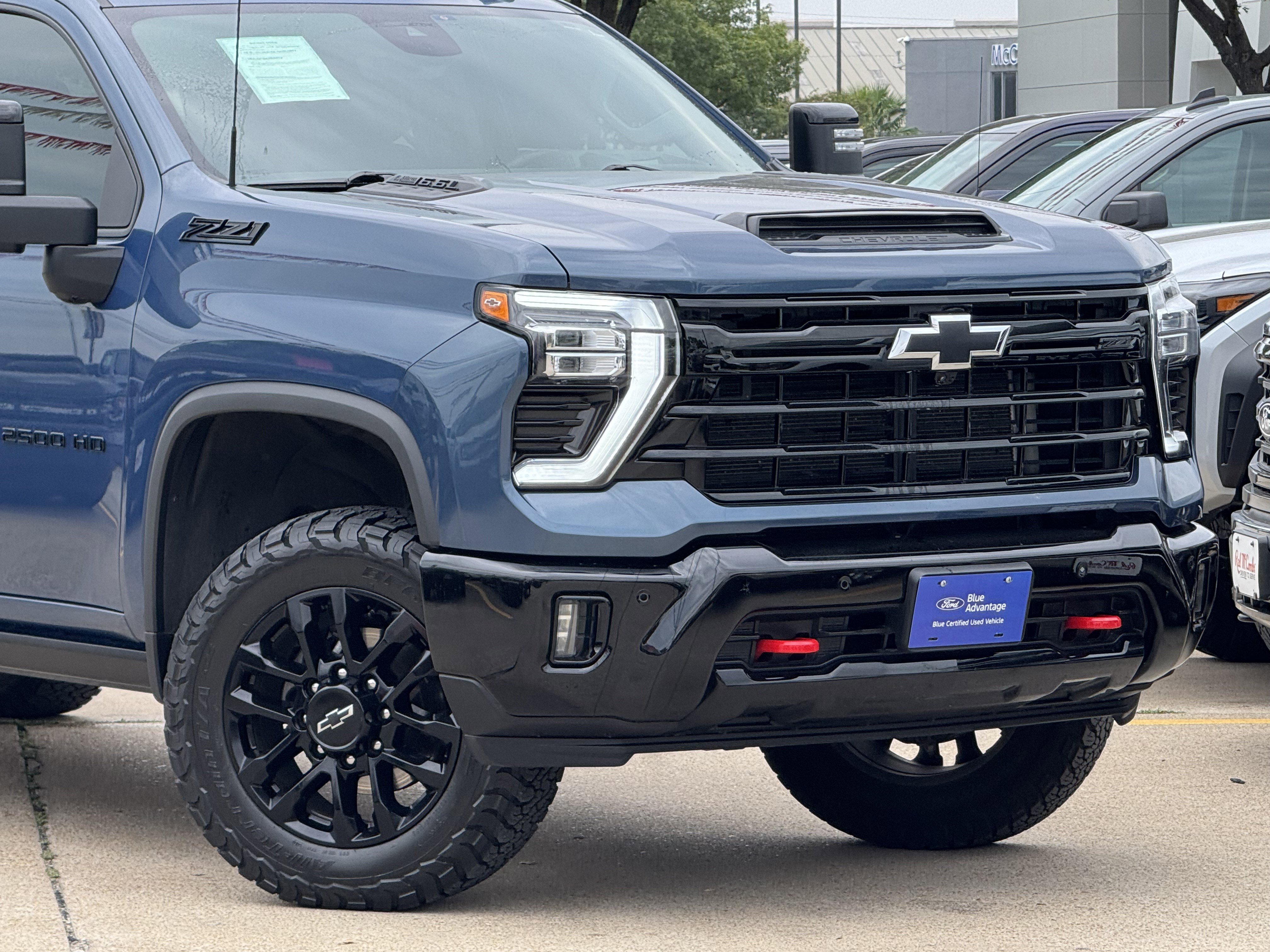 Used 2025 Chevrolet Silverado 2500 LTZ w/ LTZ Plus Package image 2