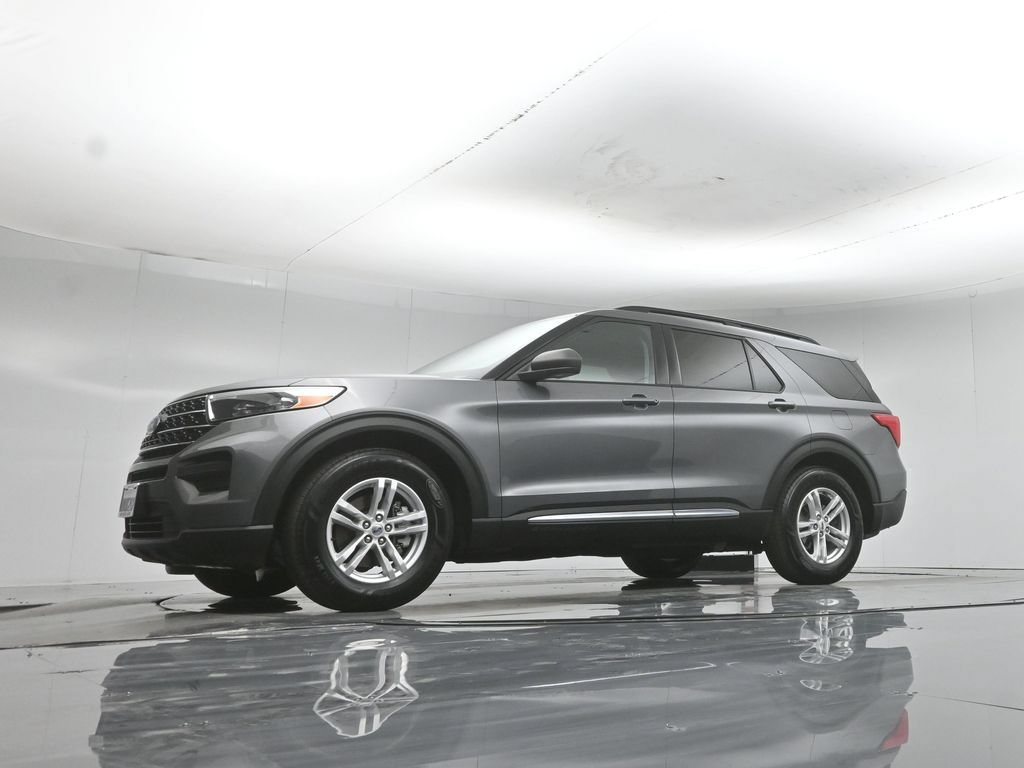 Certified 2021 Ford Explorer XLT RWD image 50