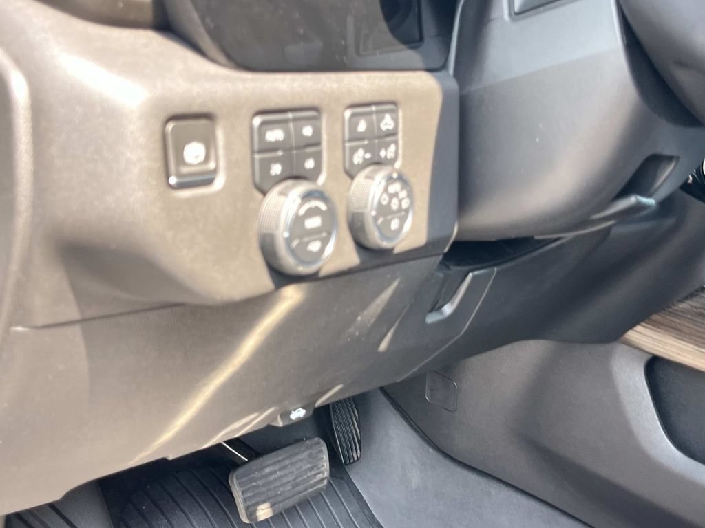 Used 2023 Chevrolet Silverado 1500 LT Trail Boss w/ LT Trail Boss Premium Package AWD/4WD image 32