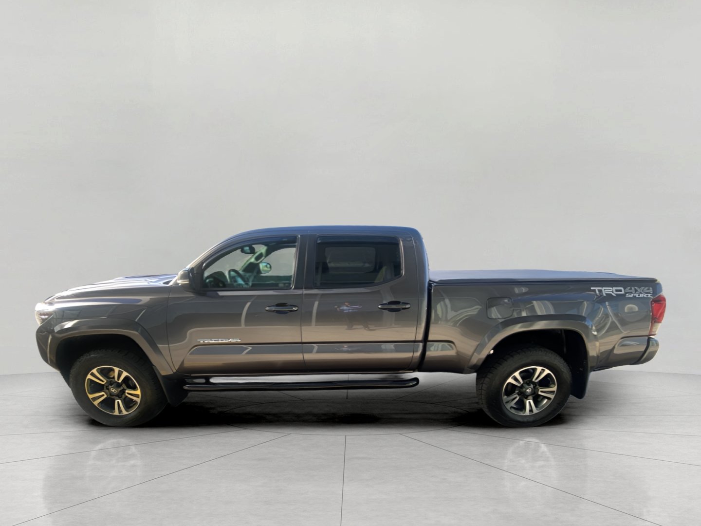 Used 2019 Toyota Tacoma SR5 AWD/4WD image 5