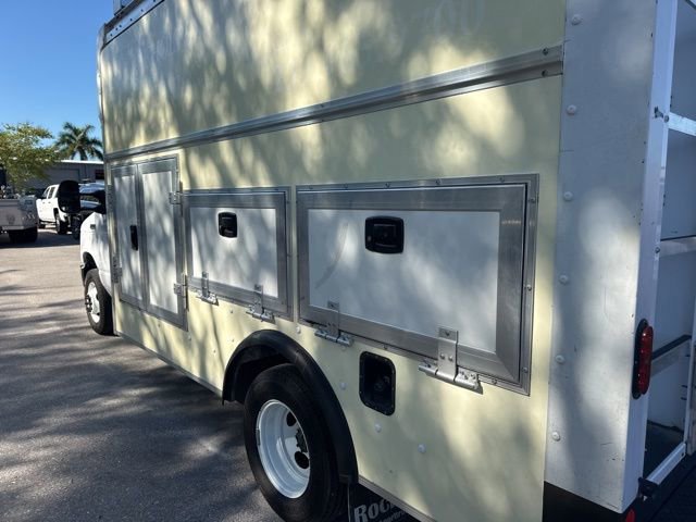 Certified 2023 Ford E-450 and Econoline 450 Super Duty w/ Power Windows & Locks Group image 3