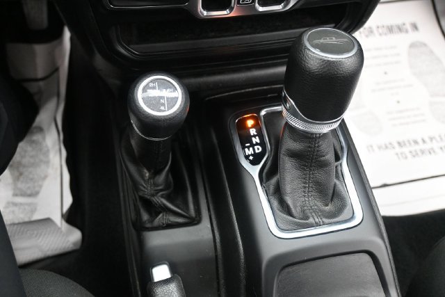 Used 2022 Jeep Gladiator Sport AWD/4WD image 14