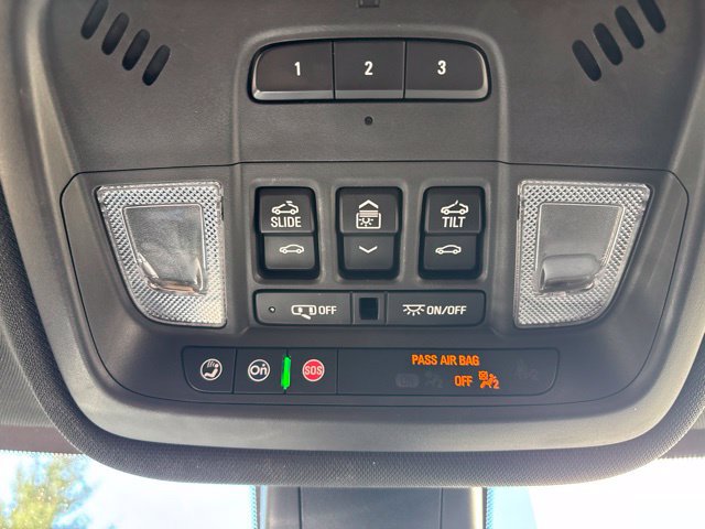 Used 2023 Chevrolet Traverse Premier AWD/4WD image 31
