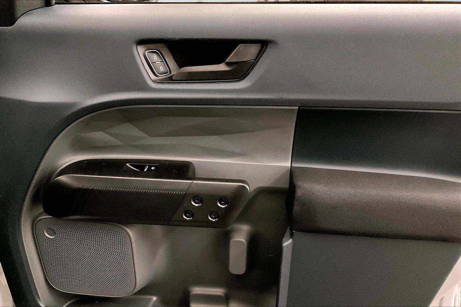 Certified 2025 Ford Maverick XL w/ Equipment Group 102A image 23