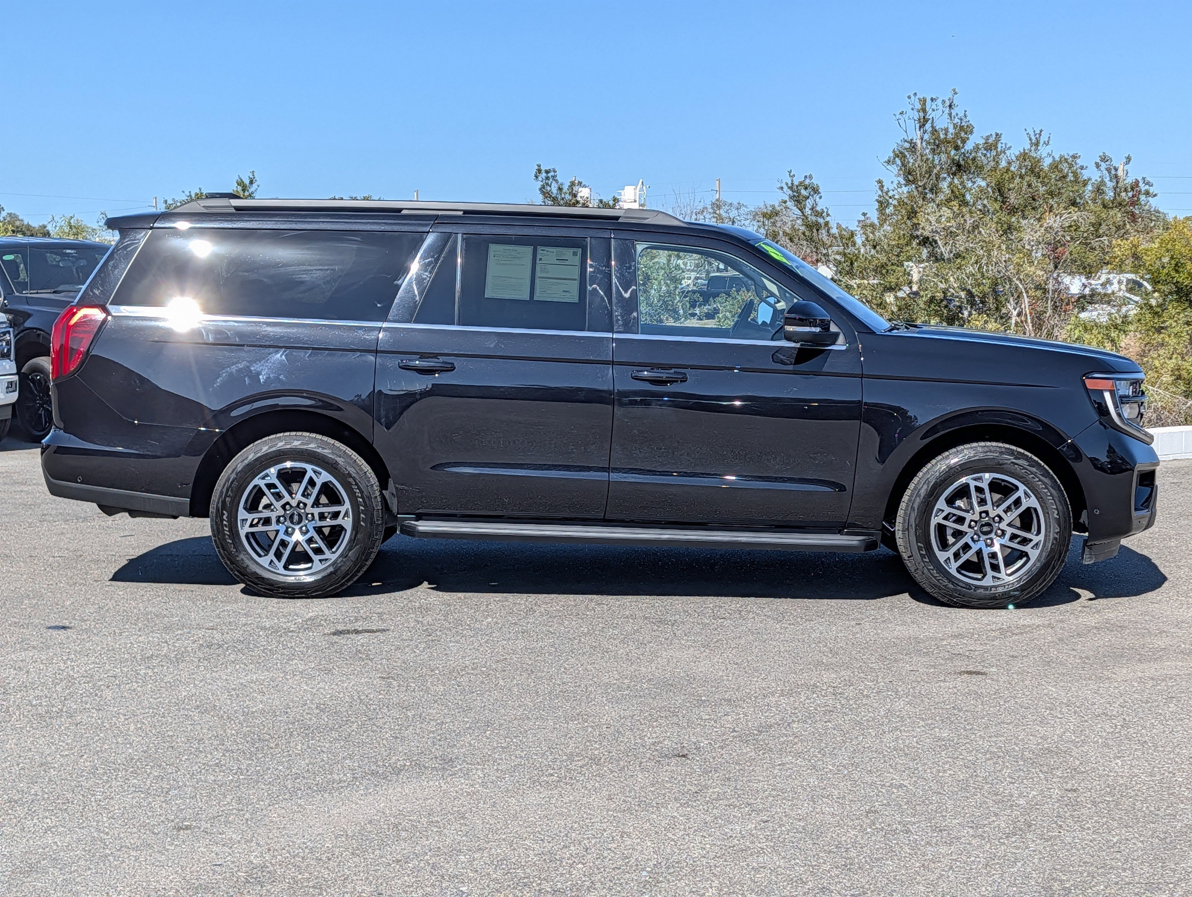 Certified 2025 Ford Expedition Max Active image 3