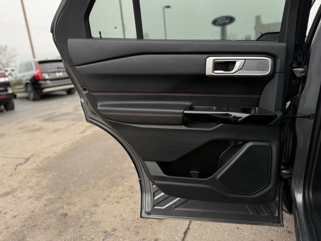 Certified 2024 Ford Explorer ST-Line w/ Class IV Trailer Tow Package image 17
