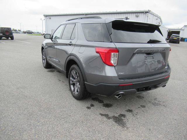 Certified 2022 Ford Explorer XLT w/ Equipment Group 202A AWD/4WD image 7