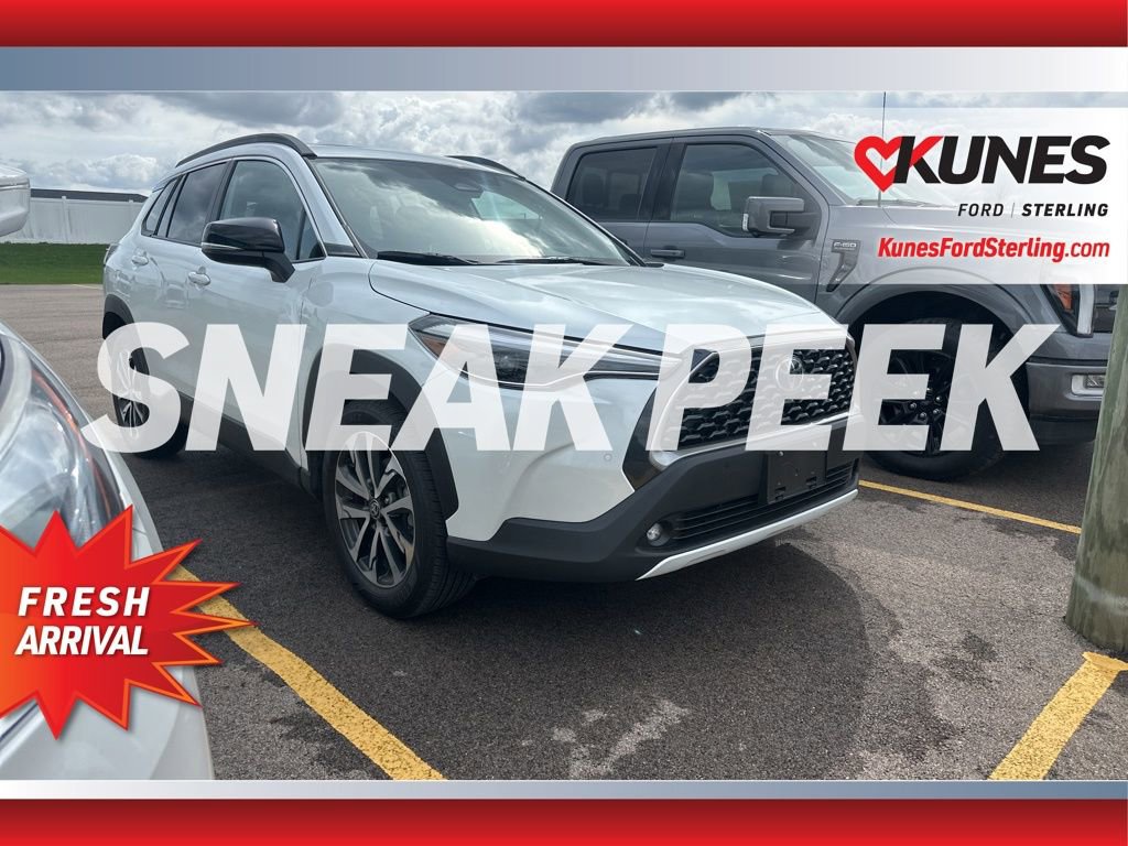 Used 2025 Toyota Corolla Cross XLE w/ Convenience Package AWD/4WD image 1