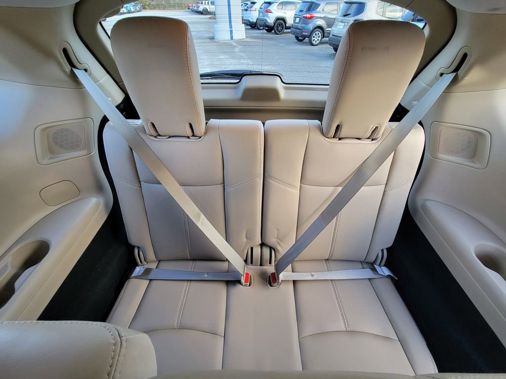 Used 2020 Nissan Pathfinder Platinum w/ Cargo Package image 16