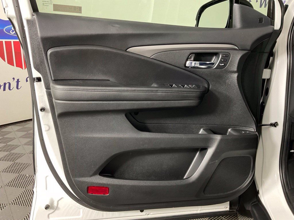 Used 2021 Honda Pilot Special Edition image 12