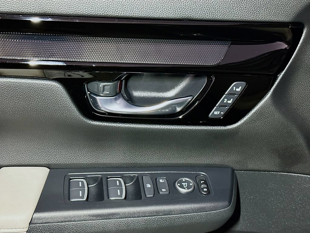 Used 2025 Honda CR-V EX-L image 18
