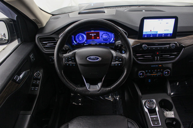 Certified 2020 Ford Escape Titanium w/ Titanium Premium Package 2.0 AWD/4WD image 22
