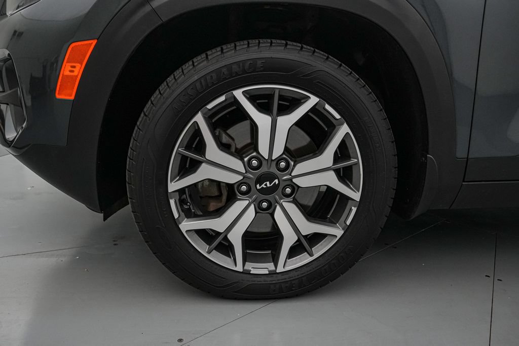 Used 2023 Kia Seltos EX AWD/4WD image 10