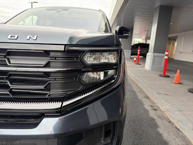 Certified 2025 Ford Expedition Active image 8