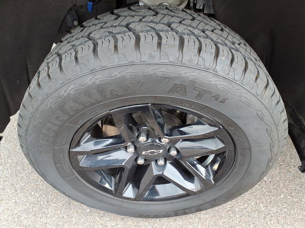 Used 2019 Chevrolet Silverado 1500 LT Trail Boss AWD/4WD image 4
