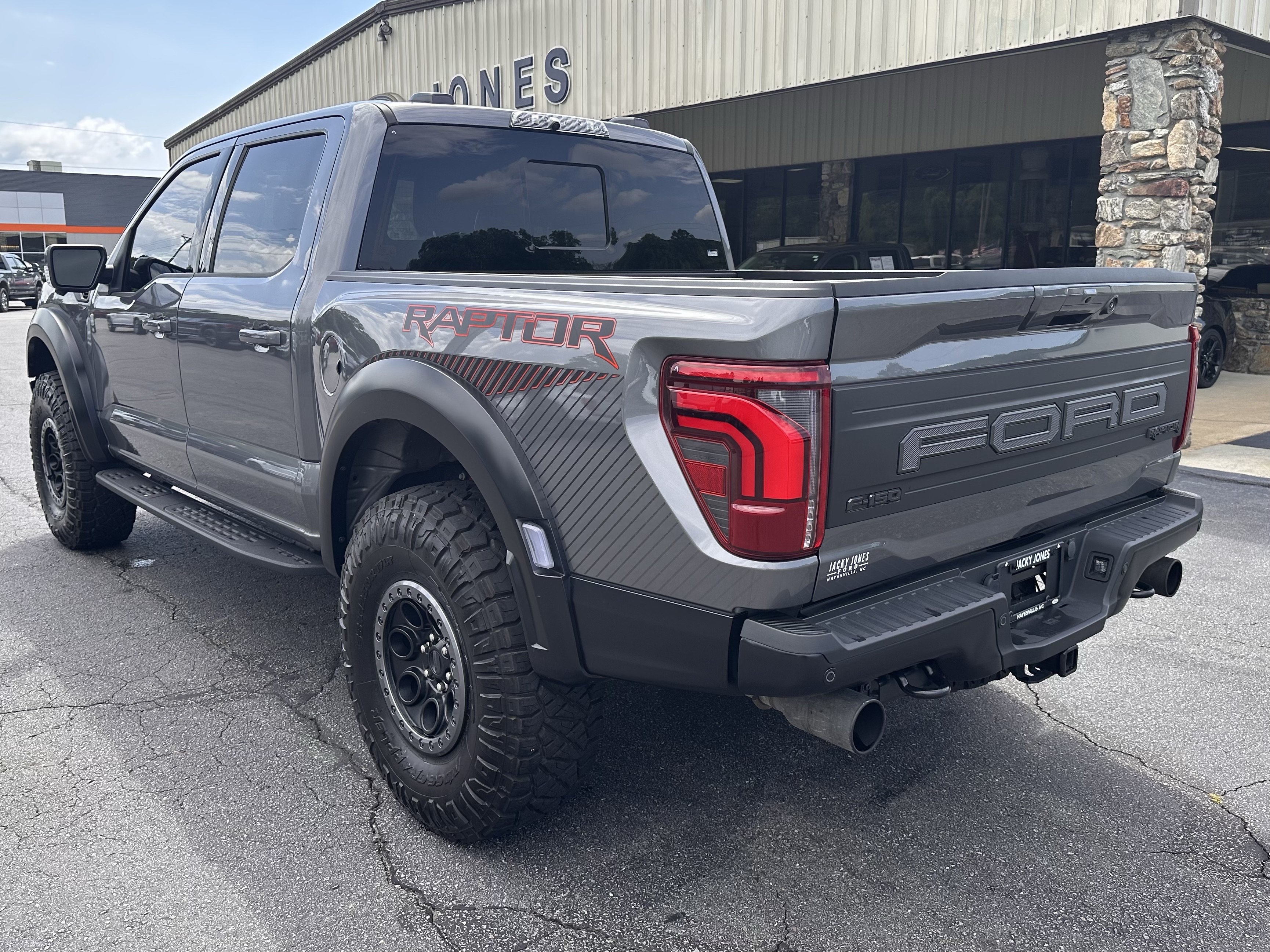 Certified 2025 Ford F150 Raptor AWD/4WD image 9