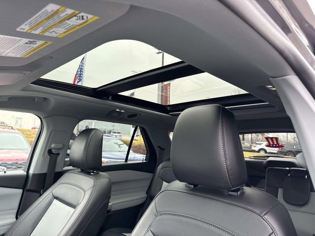 Certified 2023 Ford Explorer XLT w/ Equipment Group 202A image 18
