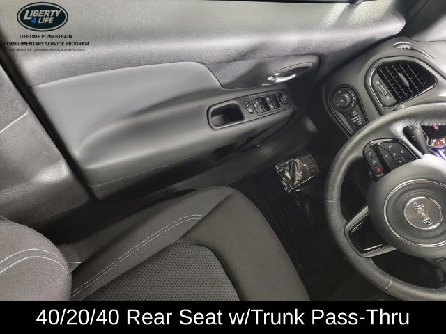 Used 2022 Jeep Renegade Altitude w/ Convenience Group AWD/4WD image 31