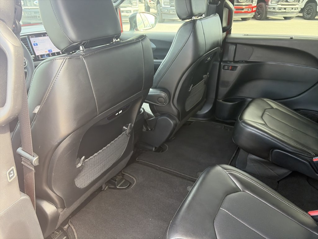 Used 2025 Chrysler Pacifica Select FWD image 27