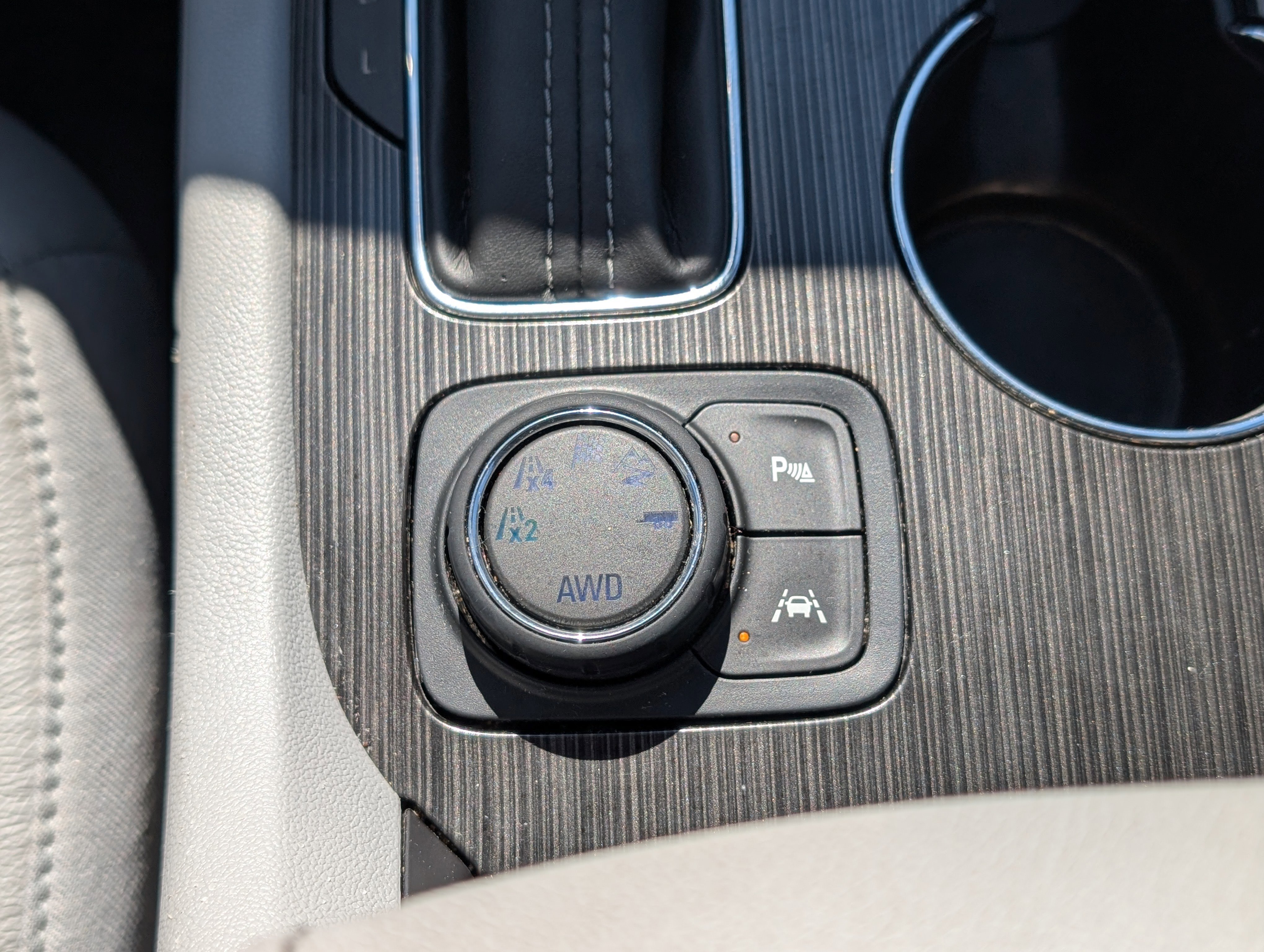 Used 2018 GMC Acadia SLT w/ LPO, Black Accent Package image 26