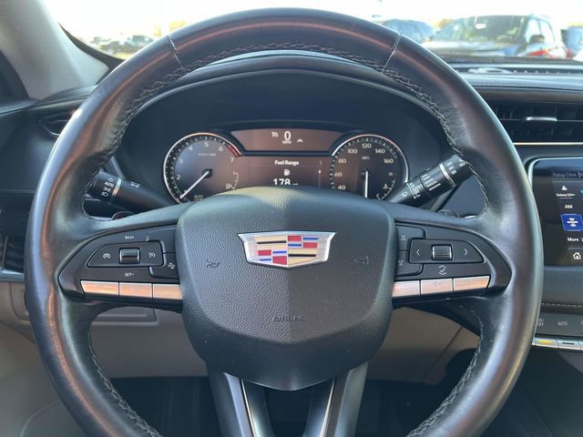 Used 2023 Cadillac XT4 Premium Luxury image 16