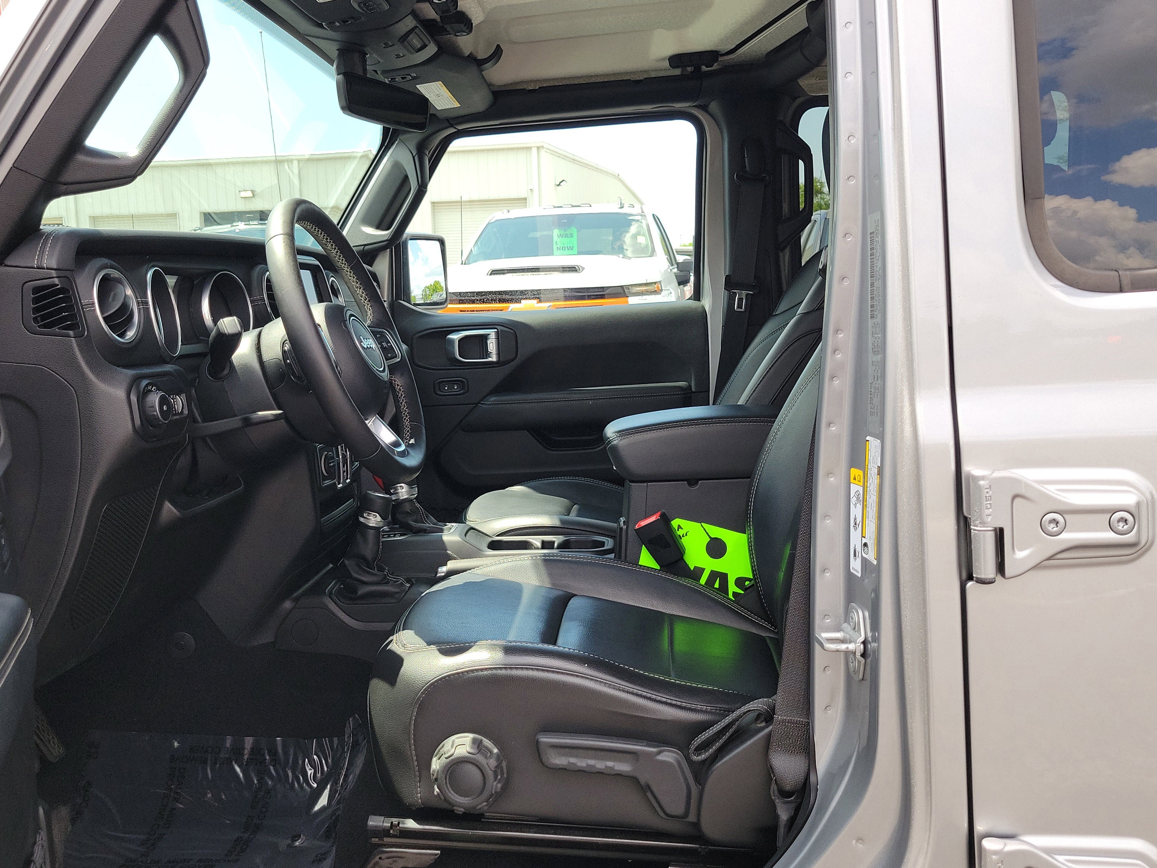 Used 2018 Jeep Wrangler Unlimited Sahara image 19