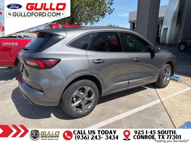 Certified 2023 Ford Escape ST-Line Select AWD/4WD image 3