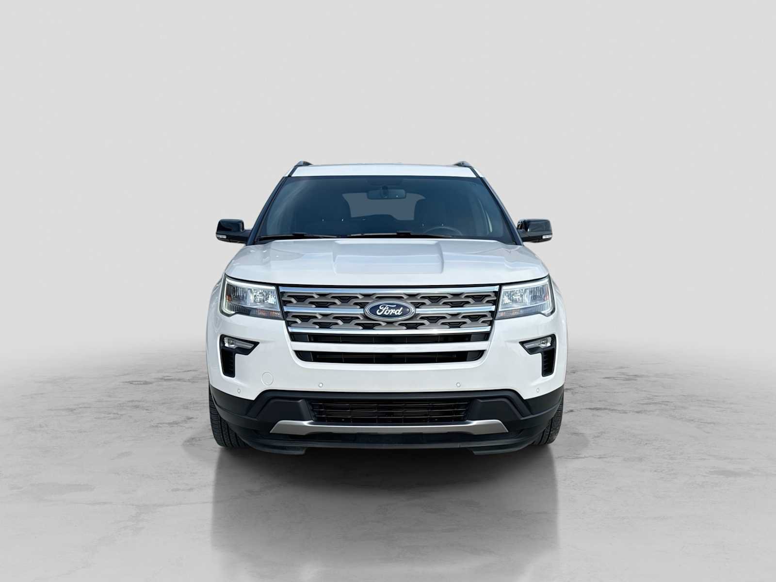 Certified 2018 Ford Explorer XLT w/ XLT Technology Feature Bundle FWD image 9