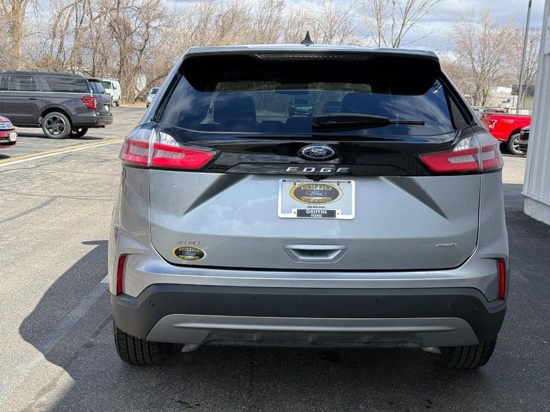 Certified 2024 Ford Edge SEL w/ Convenience Package image 4