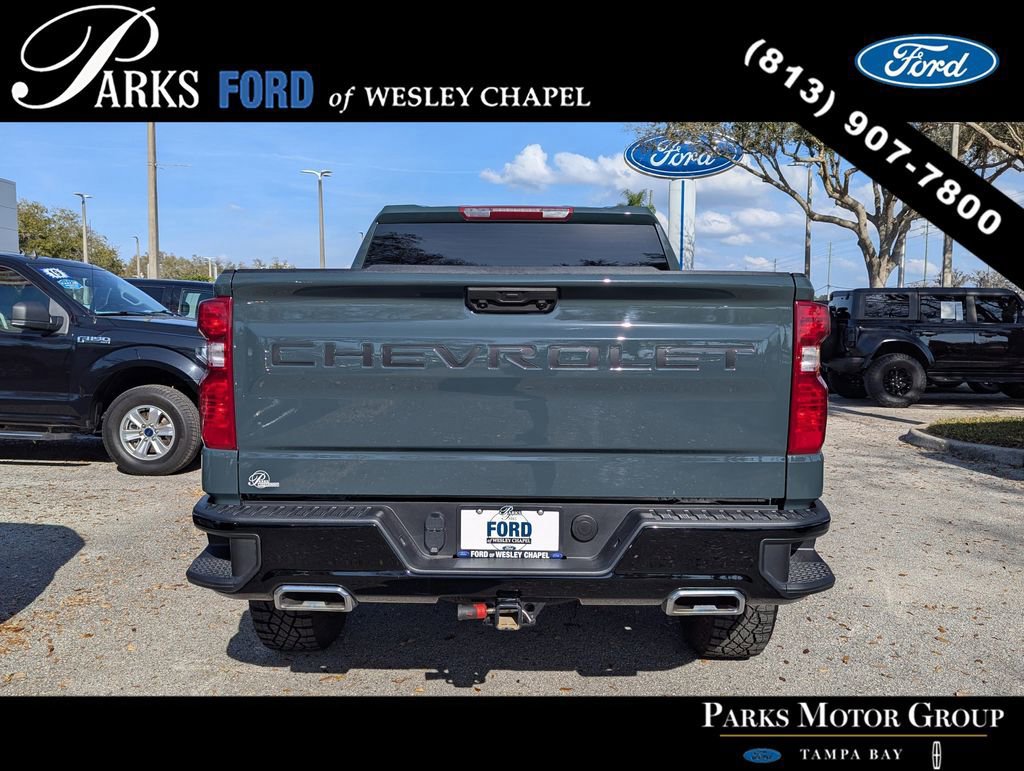 Used 2025 Chevrolet Silverado 1500 Custom Trail Boss w/ LPO, Dark Essentials Package image 4