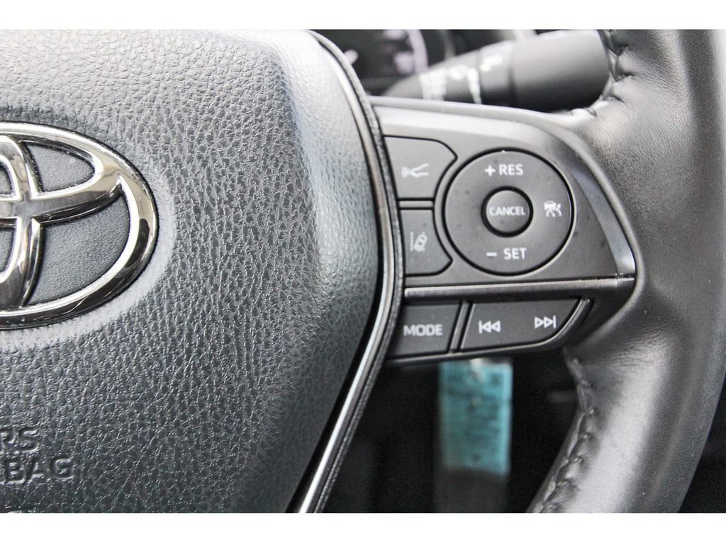 Used 2024 Toyota Camry SE FWD image 19