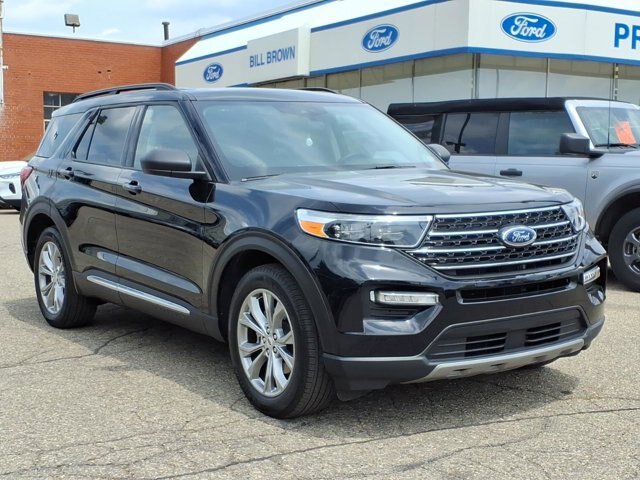 Certified 2023 Ford Explorer XLT w/ Equipment Group 202A AWD/4WD image 1