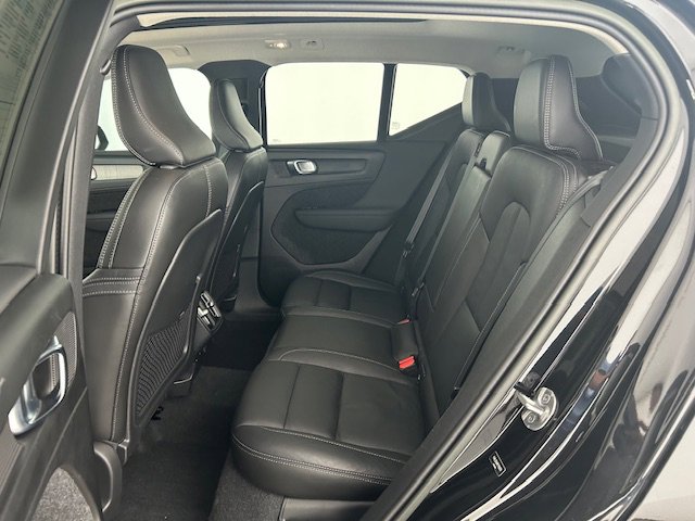 Used 2023 Volvo XC40 B5 Ultimate w/ Protection Package Premier AWD/4WD image 11