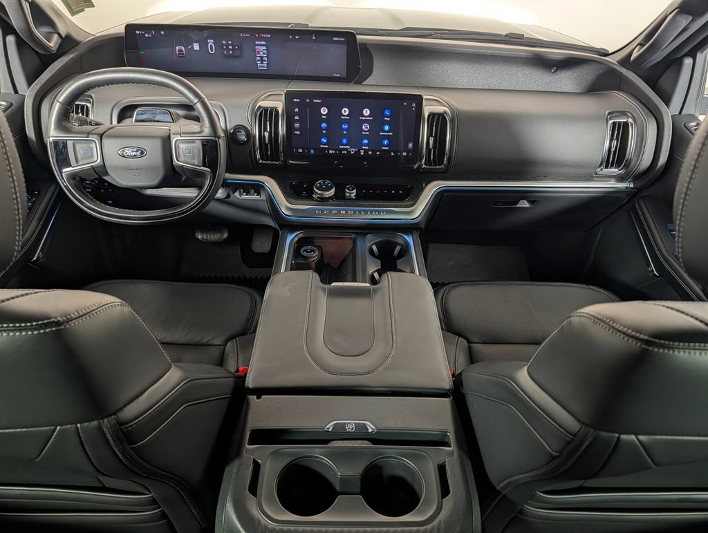 Certified 2025 Ford Expedition Platinum w/ Stealth Performance Package AWD/4WD image 16