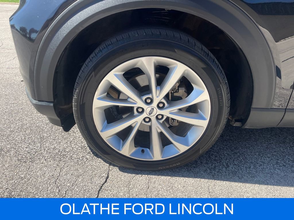 Certified 2023 Ford Explorer Platinum w/ Technology Package AWD/4WD image 24