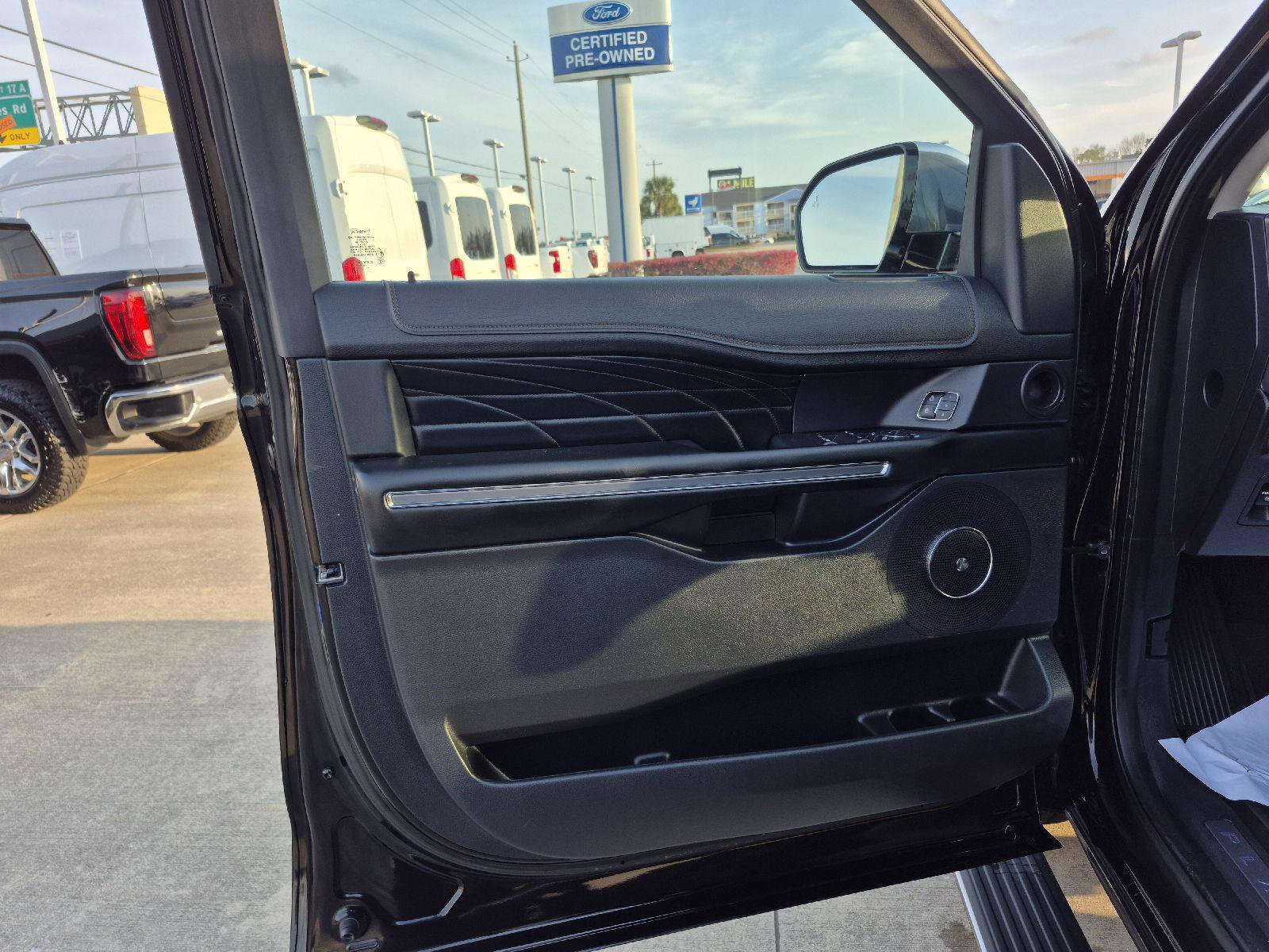 Certified 2018 Ford Expedition Max Platinum image 11