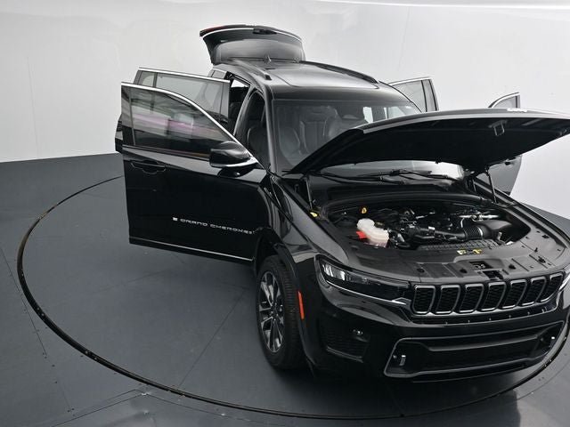 Used 2025 Jeep Grand Cherokee L Overland w/ Luxury Tech Group IV AWD/4WD image 42