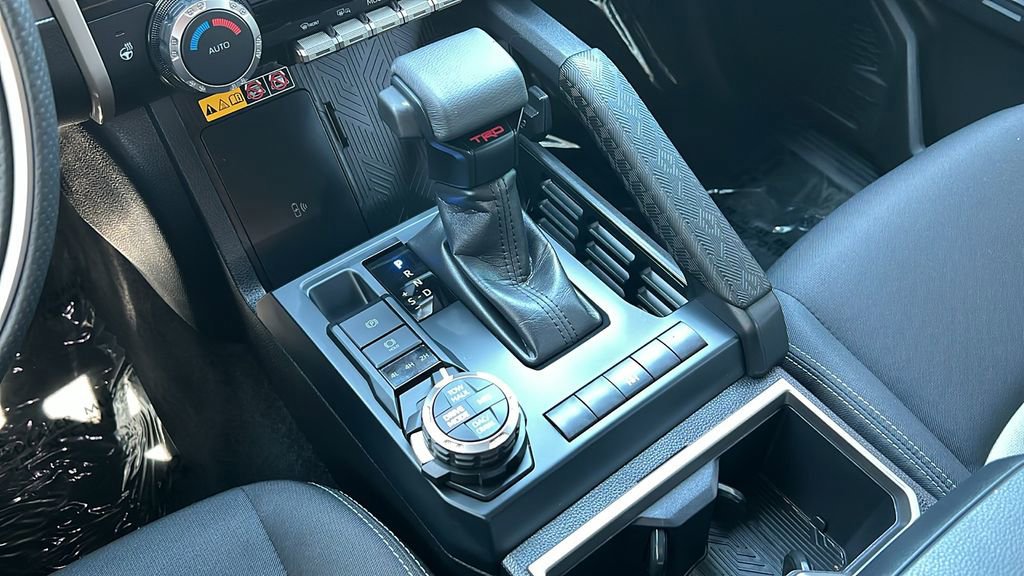 Used 2024 Toyota Tacoma TRD Off-Road w/ TRD Off Road Upgrade Package AWD/4WD image 18