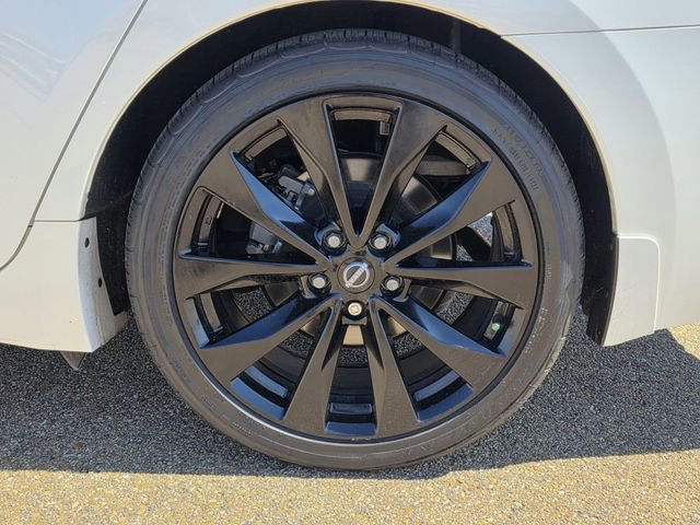 Used 2023 Nissan Maxima SR w/ Sport Mat Group image 32